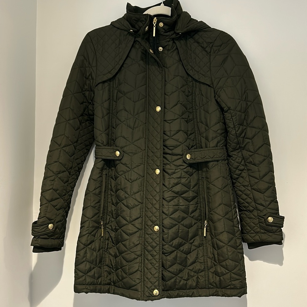 Quilted all weather jacket in olive green, by Weatherproof. Never been worn.